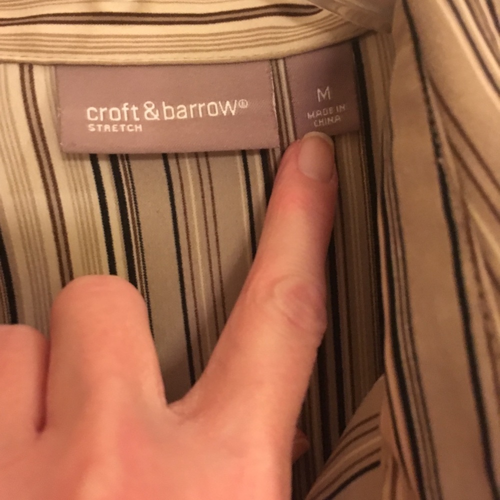 Croft and Barrow button down shirt. Size medium - Picture 2 of 3